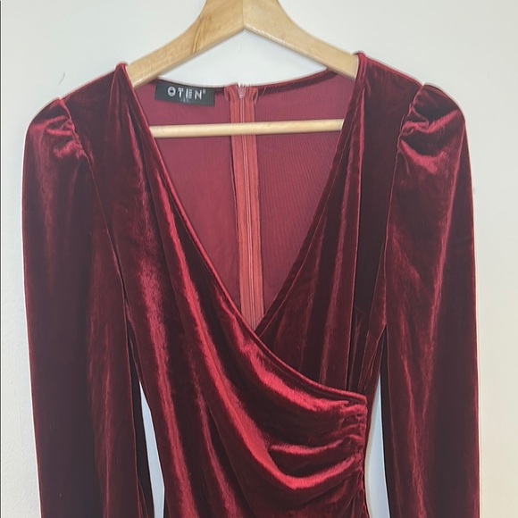 Red Ruched Wrap Sheath Dress with Long Bishop Sleeves for Cocktail - Picture 4 of 10